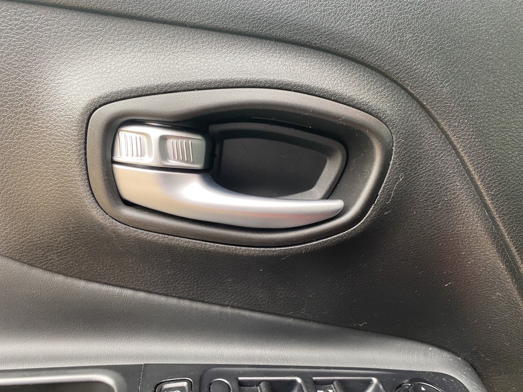 Toyota Sienna Vehicle Full-screen Gallery Image 18
