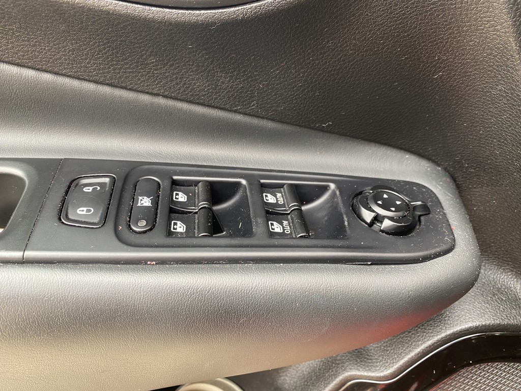 Toyota Sienna Vehicle Full-screen Gallery Image 19