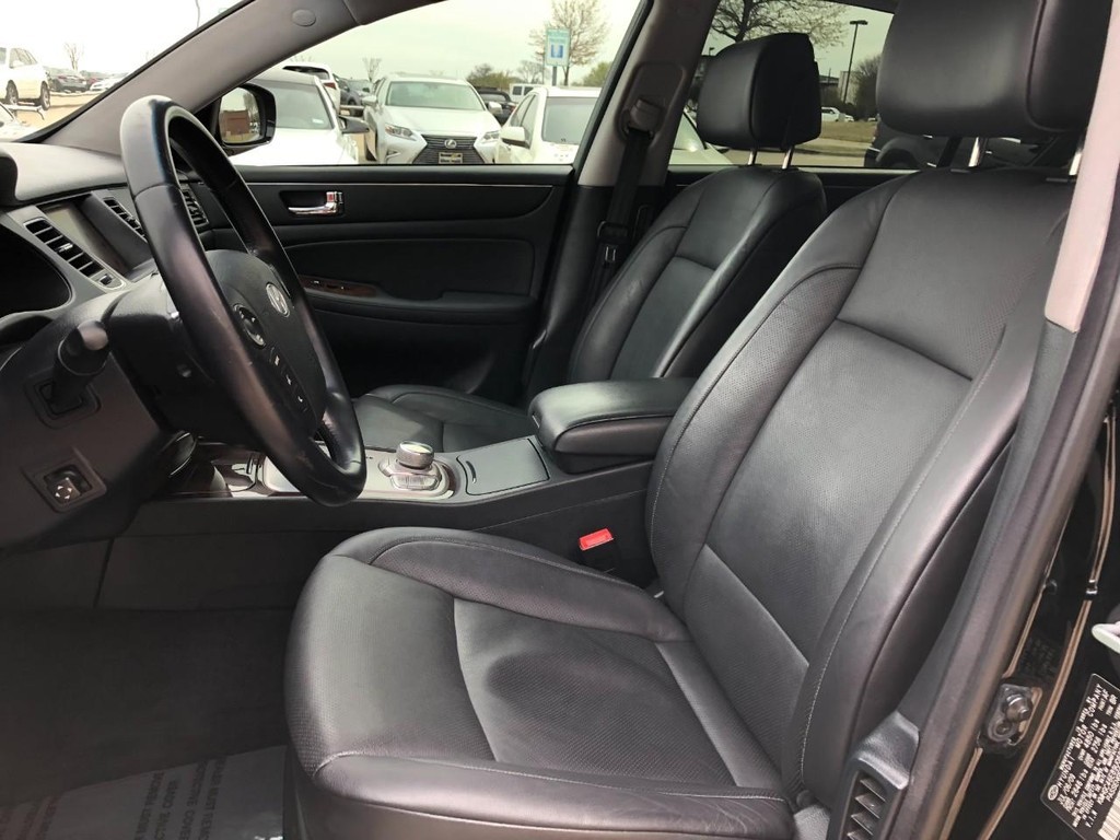 Audi A4 Sedan Vehicle Full-screen Gallery Image 03