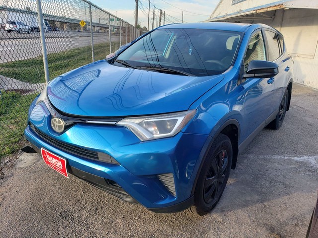 Toyota RAV4 LE - Houston TX