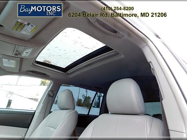 2010 Toyota Highlander Limited photo 17