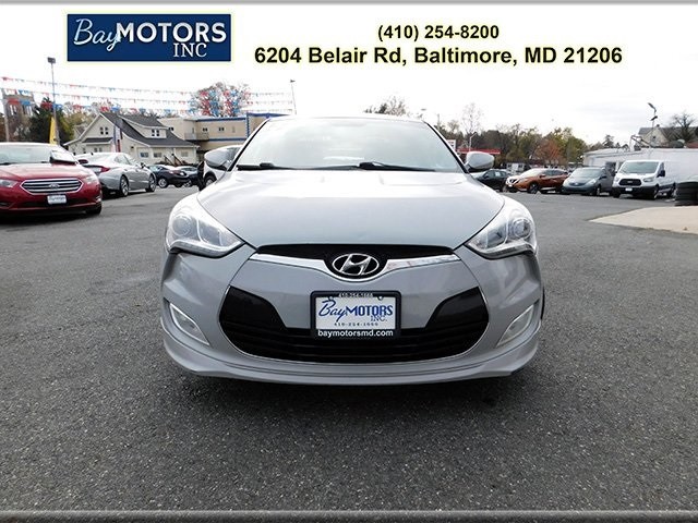 2013 Hyundai Veloster Base photo 2