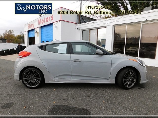 2013 Hyundai Veloster Base photo 3