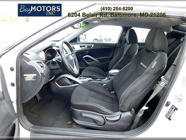 2013 Hyundai Veloster Base photo 8