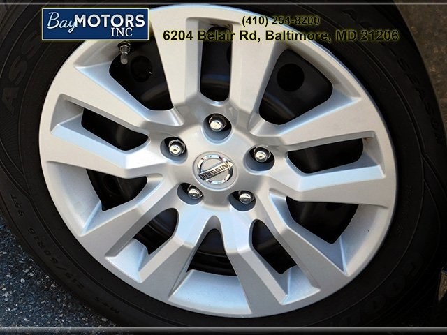 Nissan Altima Vehicle Full-screen Gallery Image 7