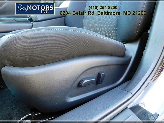 Nissan Altima Vehicle Full-screen Gallery Image 13