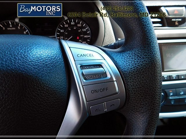 Nissan Altima Vehicle Full-screen Gallery Image 18