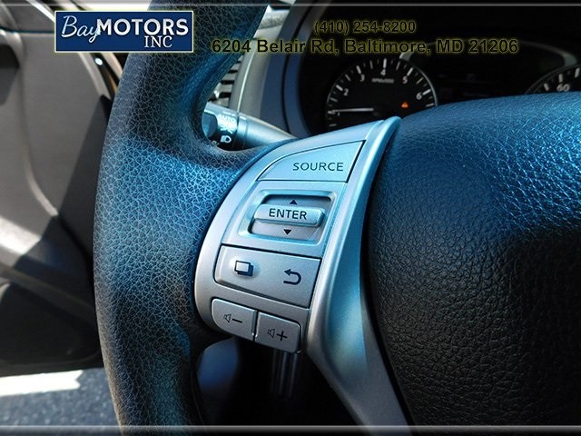 Nissan Altima Vehicle Full-screen Gallery Image 19