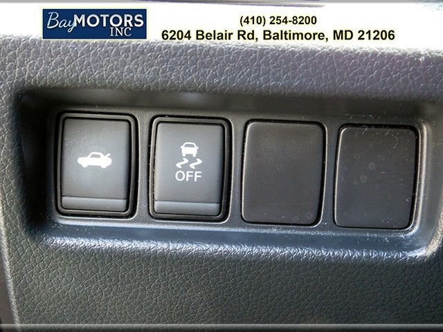 Nissan Altima Vehicle Full-screen Gallery Image 21