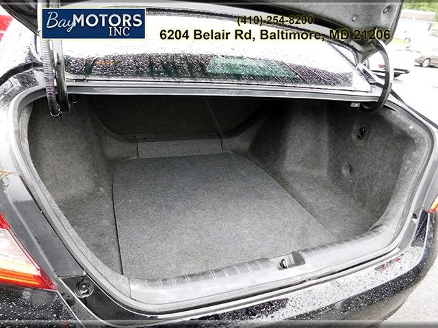 Honda Accord Sedan Vehicle Full-screen Gallery Image 7