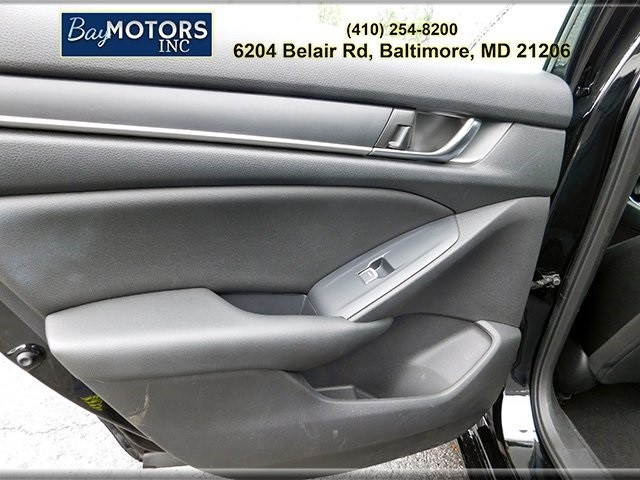 Honda Accord Sedan Vehicle Full-screen Gallery Image 8