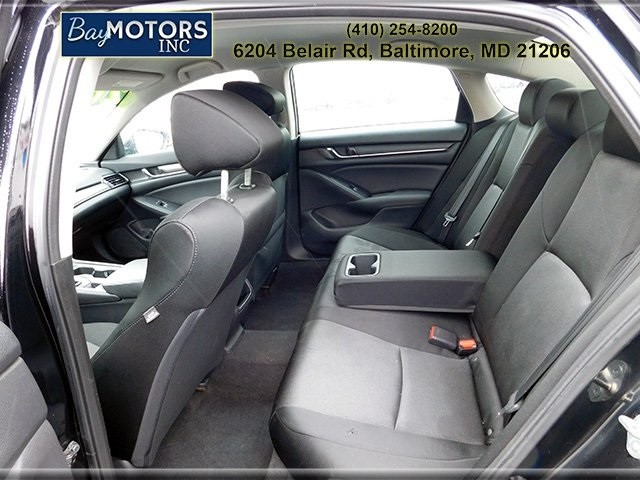Honda Accord Sedan Vehicle Full-screen Gallery Image 9