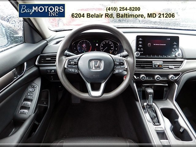 Honda Accord Sedan Vehicle Full-screen Gallery Image 10