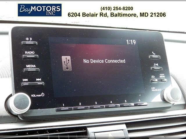 Honda Accord Sedan Vehicle Full-screen Gallery Image 13