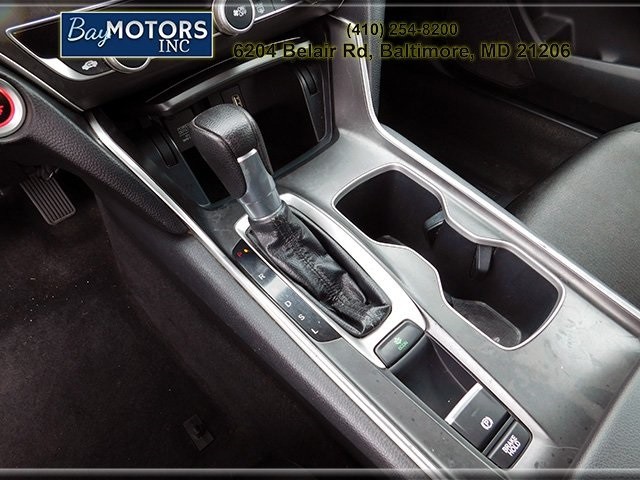 Honda Accord Sedan Vehicle Full-screen Gallery Image 15