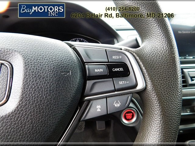 Honda Accord Sedan Vehicle Full-screen Gallery Image 16