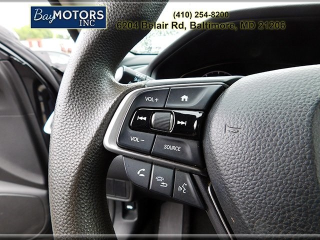 Honda Accord Sedan Vehicle Full-screen Gallery Image 17