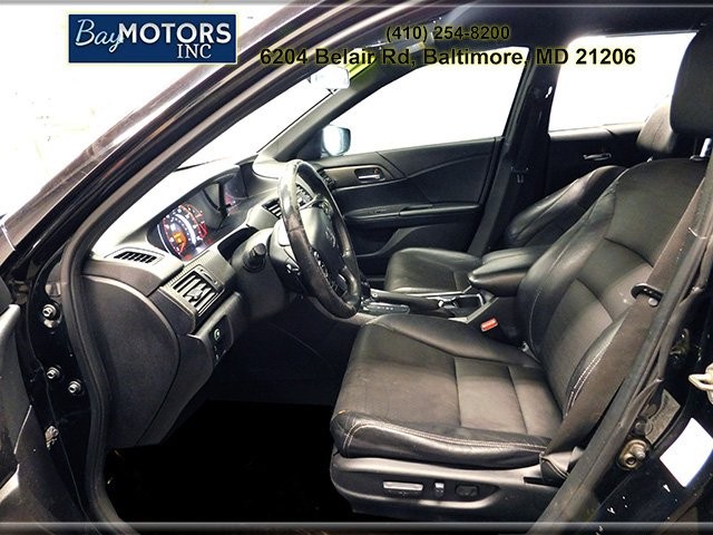 Honda Accord Sedan Vehicle Full-screen Gallery Image 6