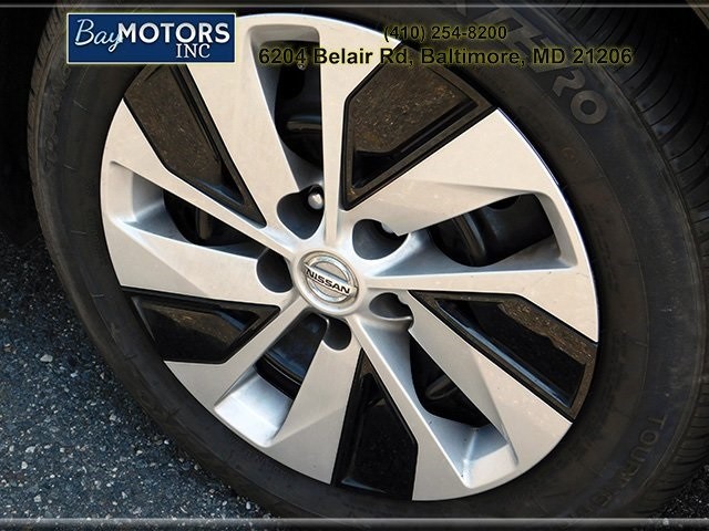 Nissan Altima Vehicle Full-screen Gallery Image 7