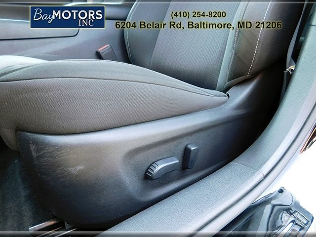 Nissan Altima Vehicle Full-screen Gallery Image 13