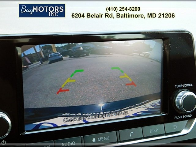 Nissan Altima Vehicle Full-screen Gallery Image 16