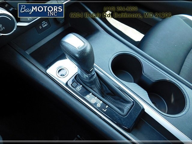 Nissan Altima Vehicle Full-screen Gallery Image 18
