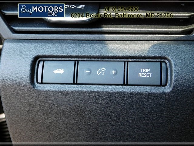 Nissan Altima Vehicle Full-screen Gallery Image 22