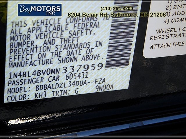 Nissan Altima Vehicle Full-screen Gallery Image 24