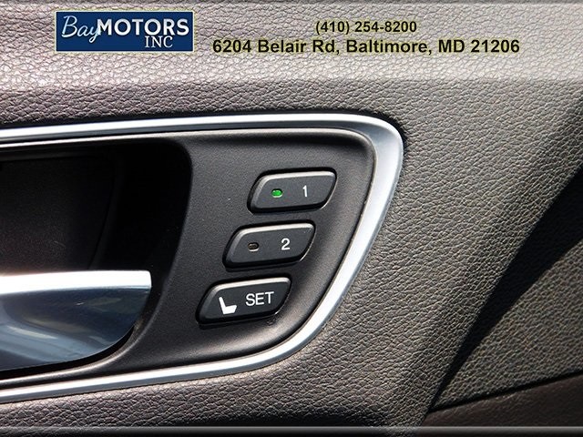 Acura TLX Vehicle Full-screen Gallery Image 14