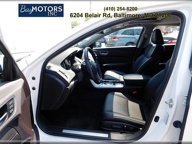 Acura TLX Vehicle Full-screen Gallery Image 15
