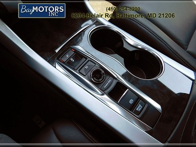 Acura TLX Vehicle Full-screen Gallery Image 20