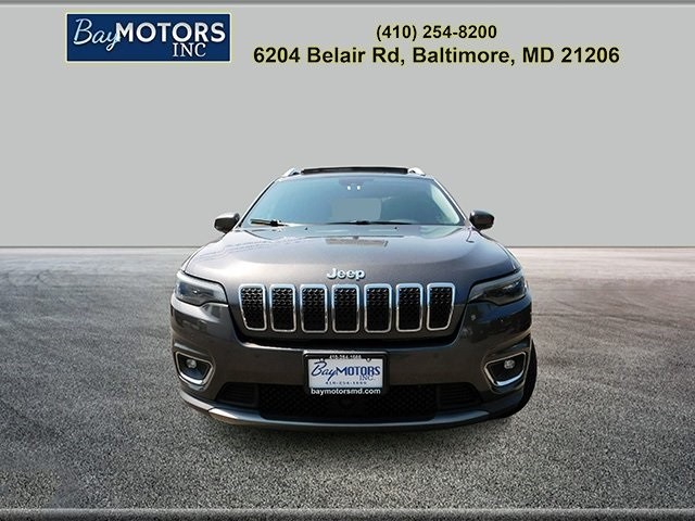 Jeep Cherokee Vehicle Full-screen Gallery Image 3