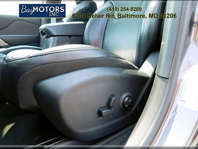 Jeep Cherokee Vehicle Full-screen Gallery Image 17