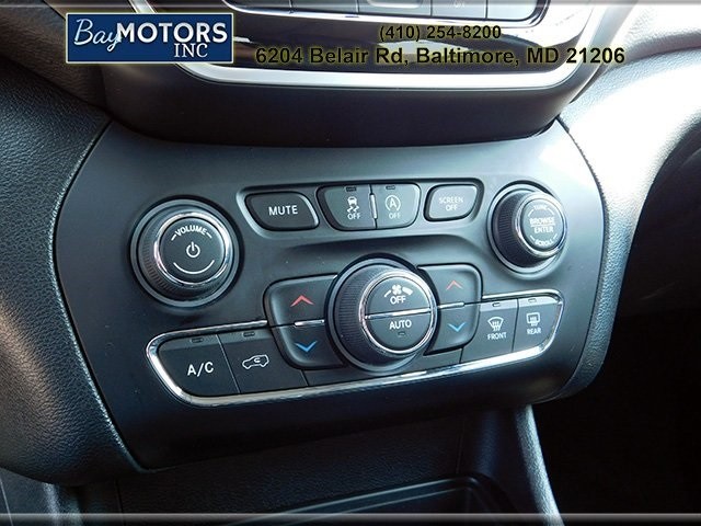 Jeep Cherokee Vehicle Full-screen Gallery Image 21