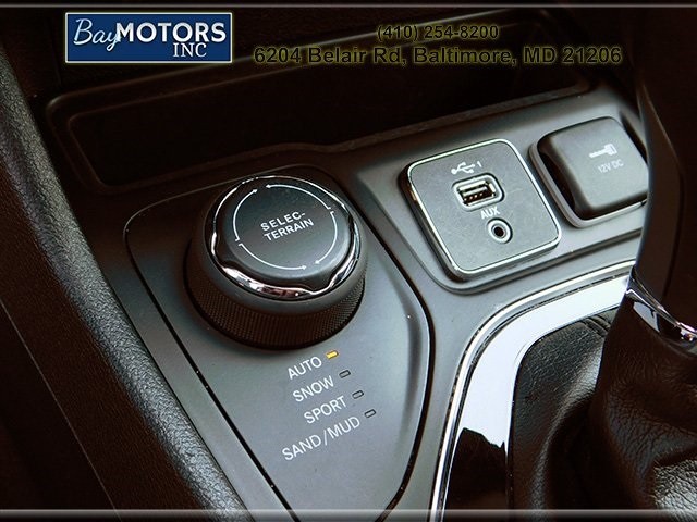 Jeep Cherokee Vehicle Full-screen Gallery Image 23