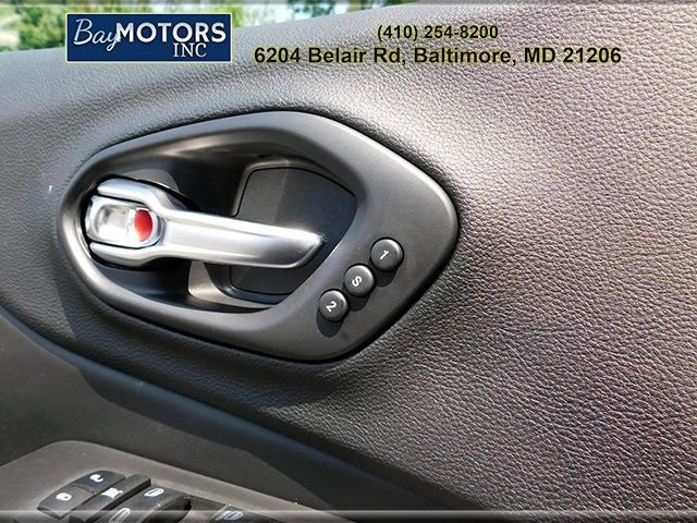 Jeep Cherokee Vehicle Full-screen Gallery Image 28