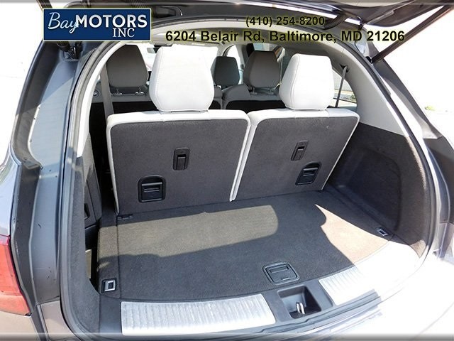 Acura MDX Vehicle Full-screen Gallery Image 7