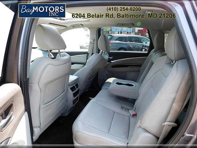 Acura MDX Vehicle Full-screen Gallery Image 13
