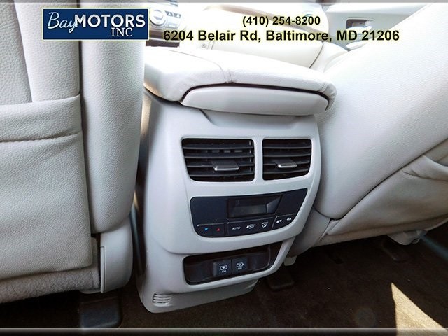 Acura MDX Vehicle Full-screen Gallery Image 14