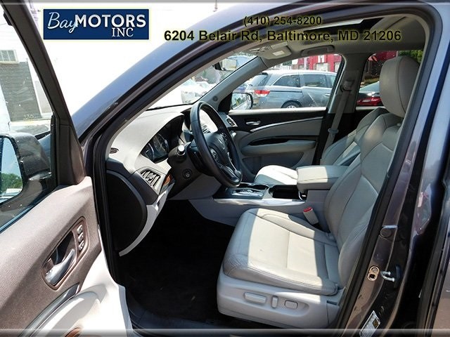 Acura MDX Vehicle Full-screen Gallery Image 17