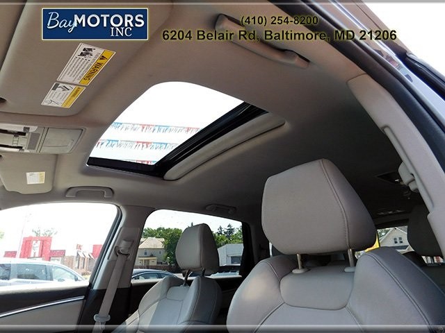 Acura MDX Vehicle Full-screen Gallery Image 19