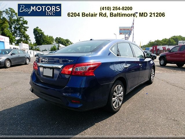 Nissan Sentra Vehicle Full-screen Gallery Image 2