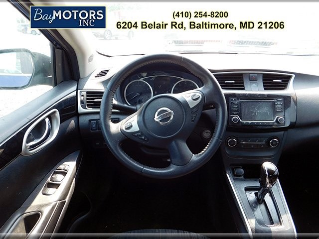 Nissan Sentra Vehicle Full-screen Gallery Image 4