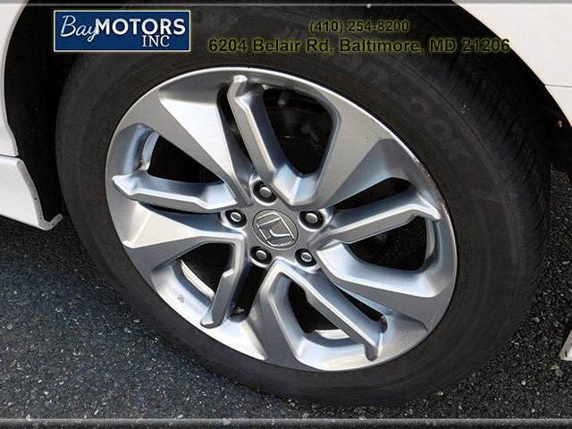 Honda Accord Sedan Vehicle Full-screen Gallery Image 6
