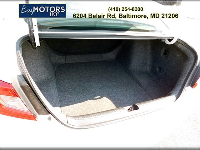 Honda Accord Sedan Vehicle Full-screen Gallery Image 7