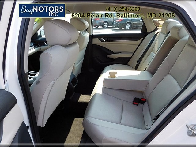 Honda Accord Sedan Vehicle Full-screen Gallery Image 9