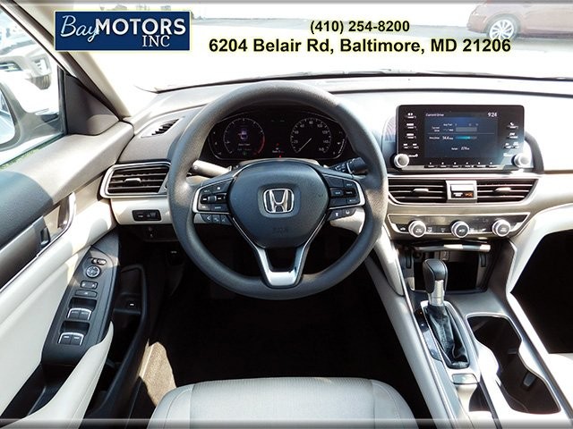 Honda Accord Sedan Vehicle Full-screen Gallery Image 10