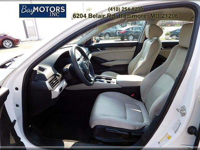 Honda Accord Sedan Vehicle Full-screen Gallery Image 12