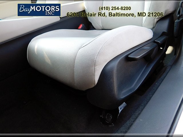 Honda Accord Sedan Vehicle Full-screen Gallery Image 13