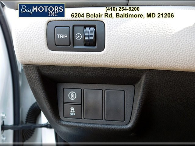 Honda Accord Sedan Vehicle Full-screen Gallery Image 21